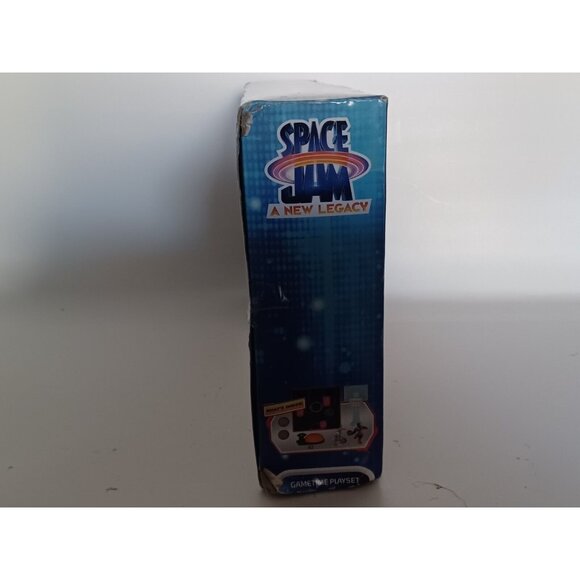 Space Jam A New Legacy - Gametime Playset with Lebron and Bugs Bunny Figurines - Picture 3 of 11